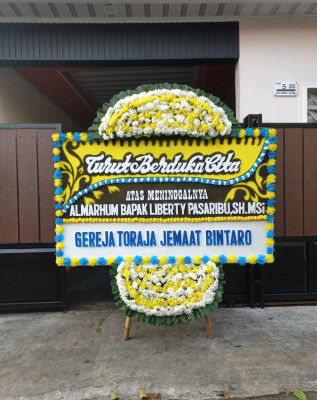 Papan Bunga Duka di Rambung Dalam