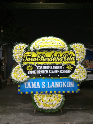 Papan Bunga Duka di Rambung Dalam